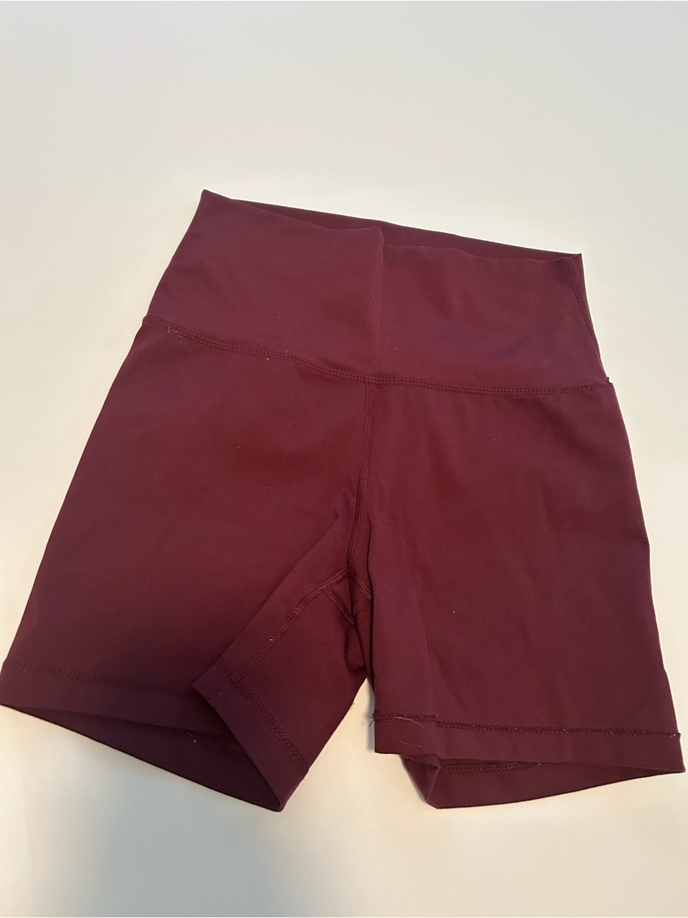 Yogalicious High-Waist Shorts in Burgundy